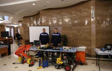 Спасатели Приморского подразделения «ЭКОСПАС» демонстрируют оборудование