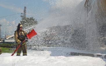 Тушение пожара силами пожарного расчёта МЧС и Пожарного поезда