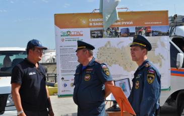Экспозицию «ЭКОСПАС» посетил руководитель Приволжского регионального центра МЧС России
